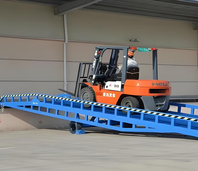 双河移动式卸货平台（叉车用）